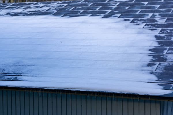 冬場は屋根が確実に乾燥してから塗装